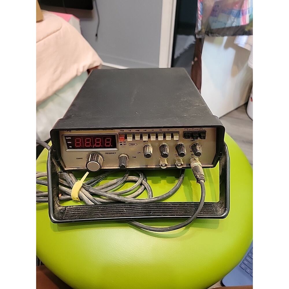 BK Precision 3011B 2MHz Function Generator with power cord plus